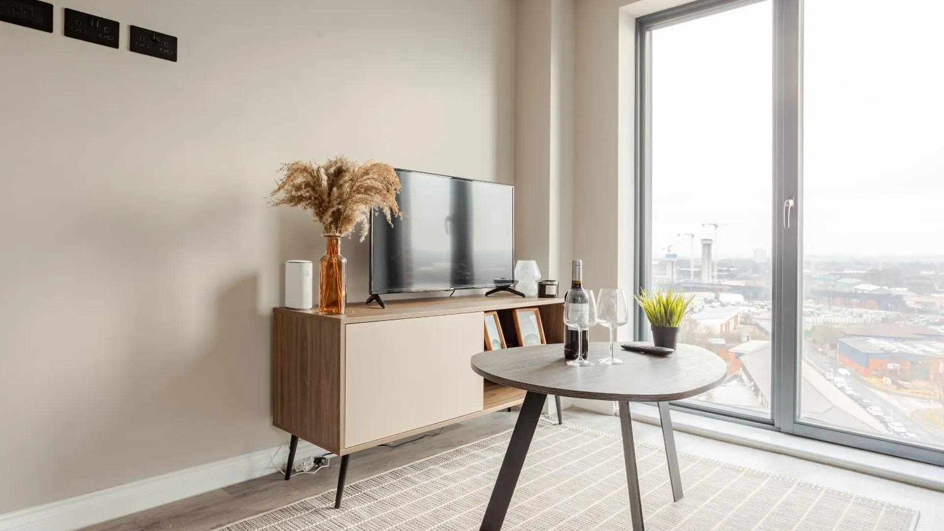 Lup Stays - Stylish Leeds Apartment Beeston Hill