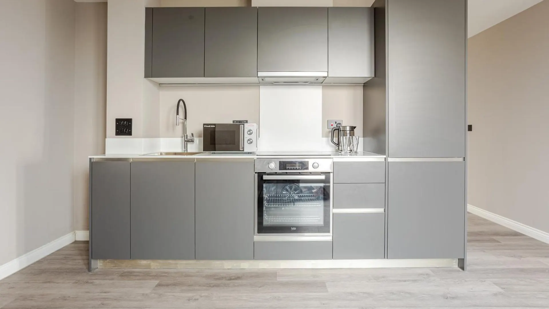 Lup Stays - Stylish Leeds Apartment Beeston Hill 0*,
